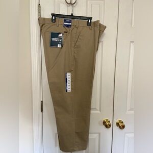 NWT men’s Izod no-iron chinos pants 48 waist 29 length